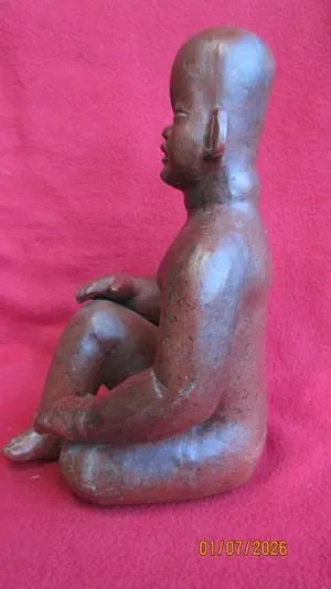 Buy Onbekend - Zittende figuur.? Bid from 50!
