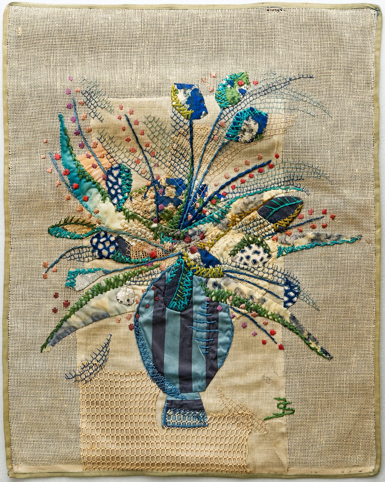 Josje Smit - Bloemstilleven. Wandtapijt verkocht voor € 35!