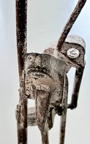 Lo van der Linden - Beeld in ijzer- Lo 97 kopen? Bied vanaf 550!