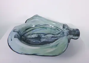 Keramiek overige - Handbeschilderde & vrij gevormde schaal van keramiek met naaktfiguur kopen? Bied vanaf 50!