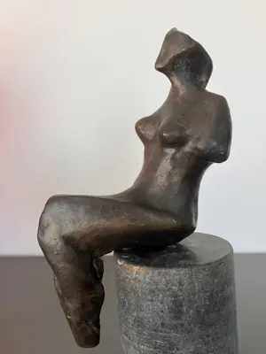 Brons (Onbekend) - Zittende vrouw kopen? Bied vanaf 150!