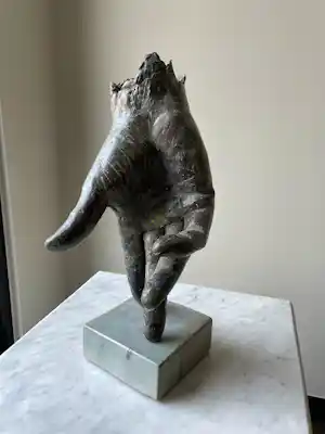 Kenne Gregoire - Hand, staande op vingers verkocht voor € 520!