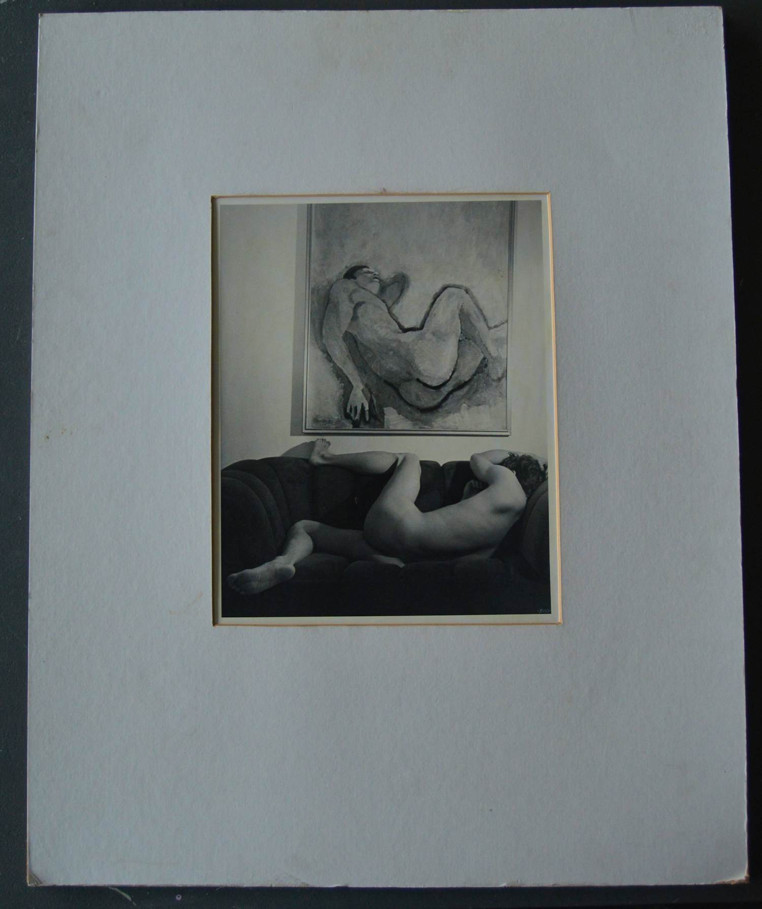 Onbekend - Naakt onder schilderij. Monogram; JB verkocht voor € 50!