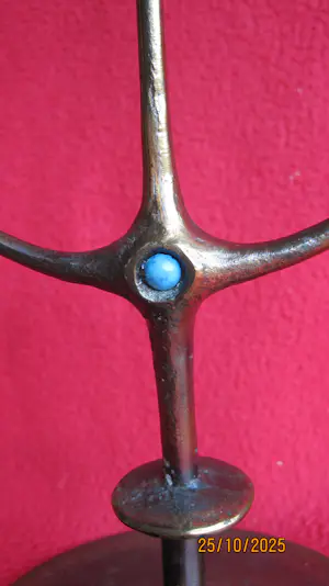 Brons (Onbekend) - Brutalistische kandelaar kopen? Bied vanaf 35!