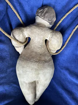 Lies van Vlijmen - Hangend beeld kopen? Bied vanaf 115!