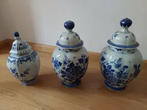 Porceleyne Fles - Delftsblauwe vazen 3 stuks handgeschilderd Royal Delft. kopen? Bied vanaf 120!