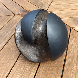 Onbekend - bolvormig object met goudkleurig detail kopen? Bied vanaf 50!