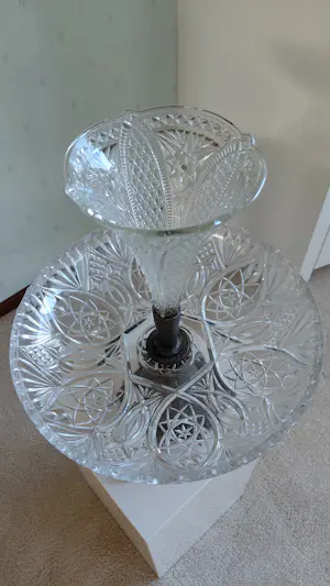 Onbekend - Glazen vaas met schaal en bronsachtige voet kopen? Bied vanaf 20!