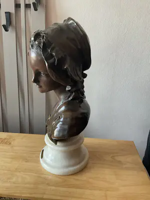 Grinam Niam - Bronzen buste van vrouw kopen? Bied vanaf 140!