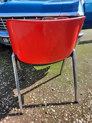 Osvaldo Borsani - Design Stoel Tecno. Rood met zwart frame kopen? Bied vanaf 50!