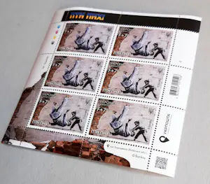 Banksy - FCK PTN!, including a First Day Cover with cancellation First Day. kopen? Bied vanaf 120!