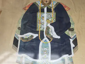 Onbekend - Twee Chinese Voorouder Schilderingen - Verf op zijde- 110 x 75 kopen? Bied vanaf 350!