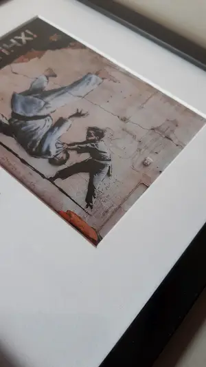 Banksy - Banksy ingelijste Maximum kaart FDC met annuleringsstempel 24.02.2023 Kiev -2023 kopen? Bied vanaf 100!