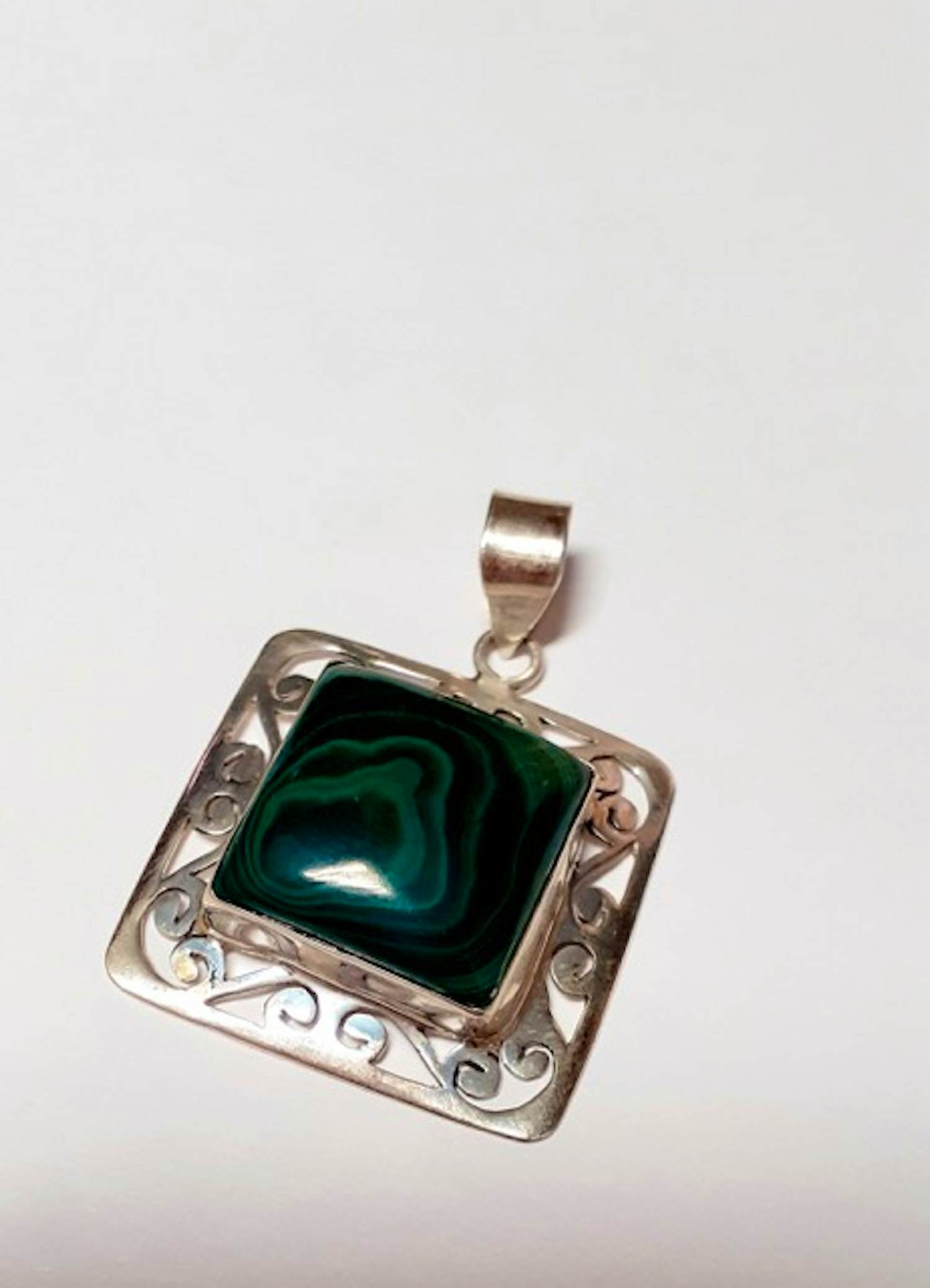 Nieuwe zilveren hanger met malachiet verkocht voor € 35!