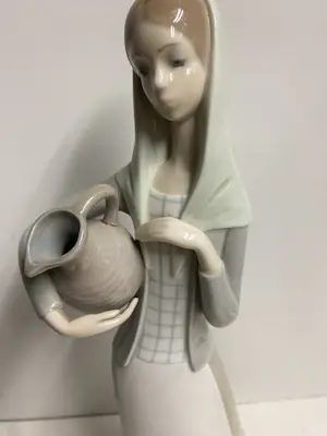 Lladro - Meisje met de melkkruik kopen? Bied vanaf 25!