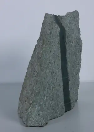 Onbekend - Beeld van steen en glas, Abstracte vorm kopen? Bied vanaf 50!
