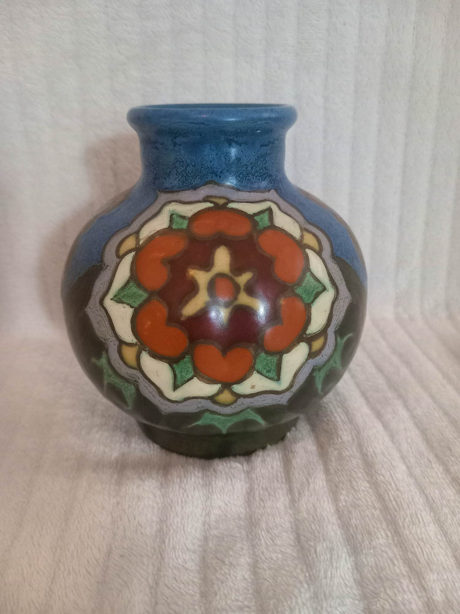 Tegel- en Fayencefabriek Amphora - bolvaas verkocht voor € 20!