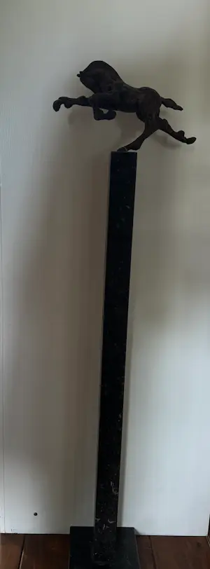 Mohana van den Kroonenberg - BALANS PAARD op graniet sokkel hoogte 110 cm zwaar kopen? Bied vanaf 700!