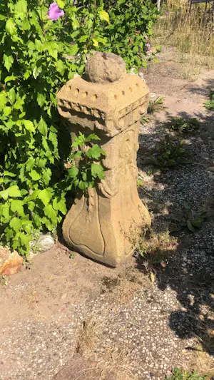 AcheterCuriosa - Zandstenen sokkel? Enchérissez de 150!