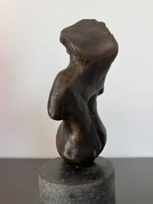 Brons (Onbekend) - Zittende vrouw kopen? Bied vanaf 150!