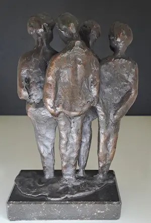 Brons (Onbekend) - Massief beeld van 4 personen kopen? Bied vanaf 60!