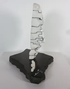 Onbekend - Sculptuur uit marmer / hardsteen, Hoofd met puzzelstukjes kopen? Bied vanaf 250!