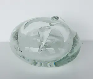 Onbekend - Zwaar rond glasobject met gedraaide vormen kopen? Bied vanaf 60!