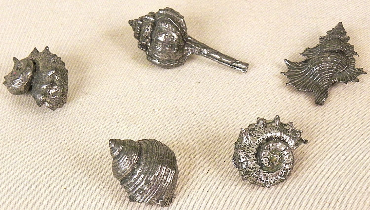 Onbekend - Gegoten tinnen schelpen kopen? Bied vanaf 20!