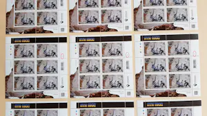 Banksy - FCK PTN! – complete set van 12 postzegelvellen + 12 briefkaarten + 12 postenveloppen kopen? Bied vanaf 500!