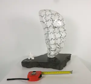 Onbekend - Sculptuur uit marmer / hardsteen, Hoofd met puzzelstukjes kopen? Bied vanaf 250!