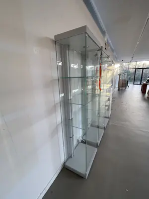 Onbekend - Grote glazen vitrinekasten kopen? Bied vanaf 100!