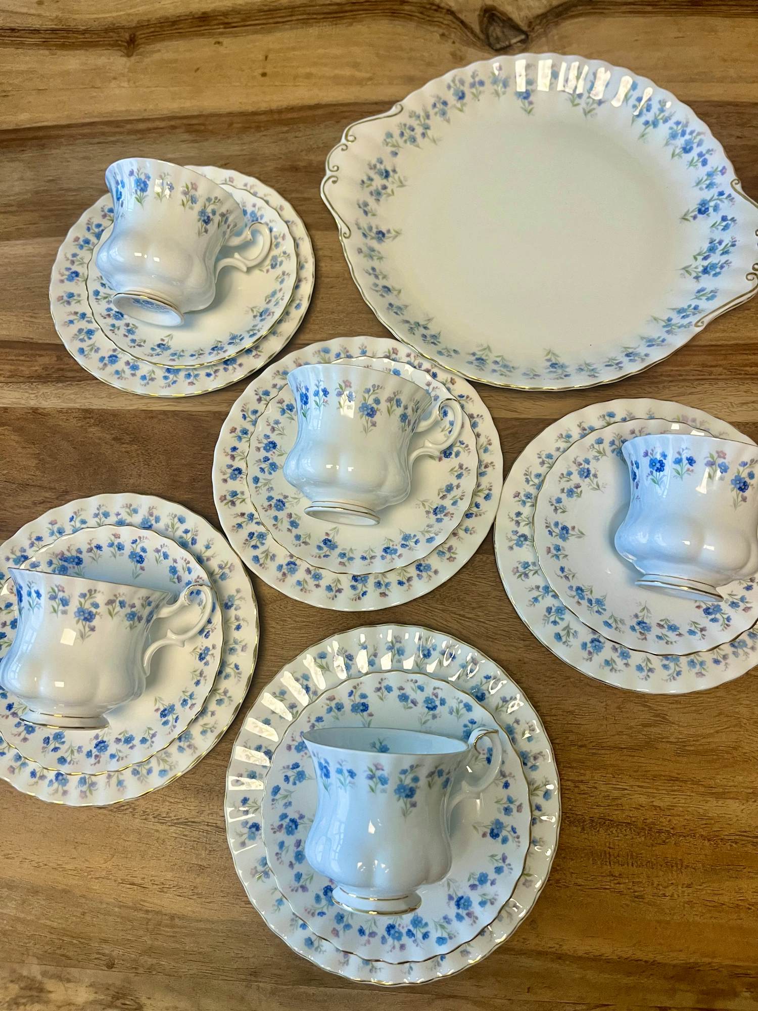 AcheterWedgwood - De Royal Albert Memory Lane-service? Enchérissez de 100!