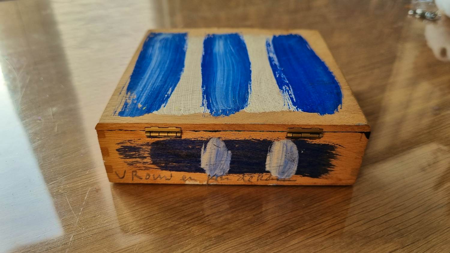 Leon Adriaans - Beschilderd sigarenkistje verkocht voor € 425!