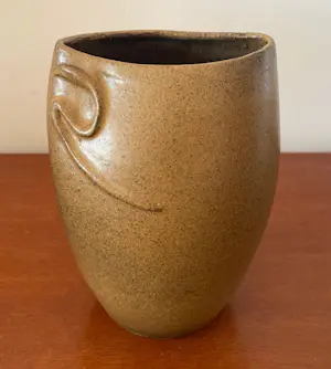 Keramiek overige - Pottenbakkerij J.R. Catharina Geldrop - Bruine studio keramische vaas kopen? Bied vanaf 10!