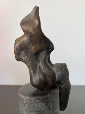 Brons (Onbekend) - Zittende vrouw kopen? Bied vanaf 150!