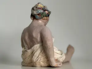 Onbekend - zittende vrouw van keramiek kopen? Bied vanaf 20!