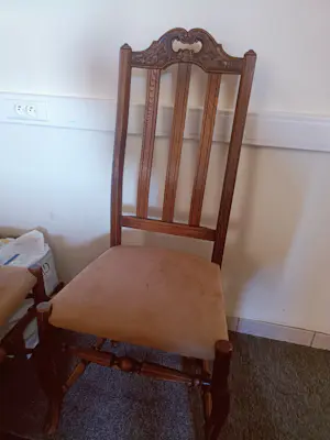 Onbekend - Antieke tafel met stoelen, nieuwe bekleding kopen? Bied vanaf 50!