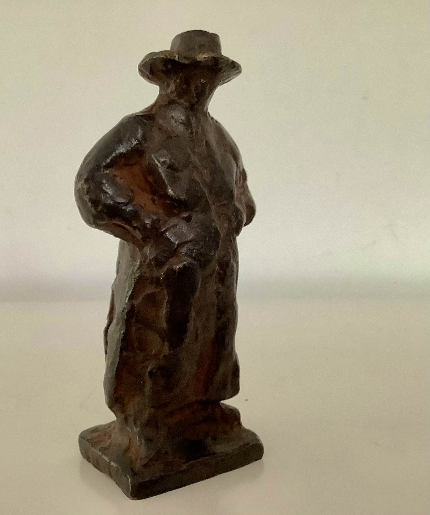 Buy Brons (Onbekend) - Man met hoed? Bid from 125!