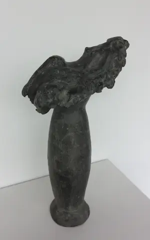 Brons (Onbekend) - Bronzen beeld (ca. 15 kg), Liggend naakt op vaas kopen? Bied vanaf 350!