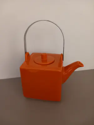 Onbekend - Theepot , vierkant en oranje kopen? Bied vanaf 20!