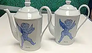 AcheterCorneille - Set van twee theepotten ‘De blauwe engel’ naar Rubens, Antwerpen, 2002. Limoges? Enchérissez de 70!