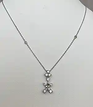 Buy 18 kt witgouden halsketting met diamanten hanger? Bid from 650!