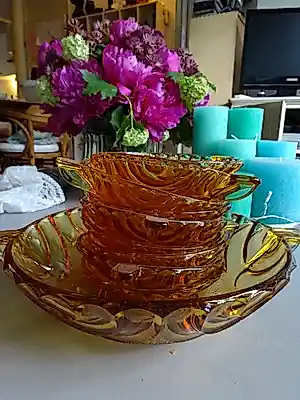 Rudolf Schrotter - Rudolfova Hut: Art Deco compote schaal met 9 kleine schaaltjes- amber kaufen? Bieten Sie von 45!