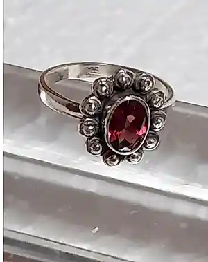 Buy Nieuwe zilveren ring met facet geslepen granaat? Bid from 55!