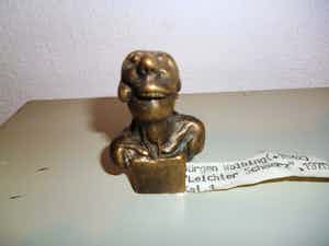 Jürgen Wölbing - Bronze, "leichter Schmerz&quot;, 1970 verkocht voor € 180!