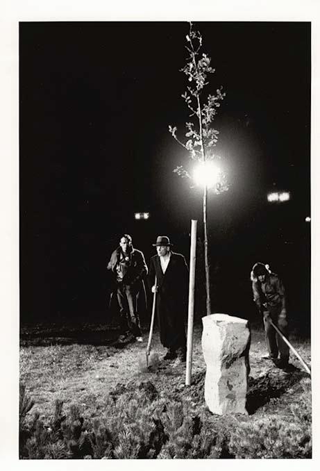 Dieter Schwerdtle - JOSEPH BEUYS &#8211; Nacht auf der DOCUMENTA - Originalfoto von 1982 verkocht voor € 75!