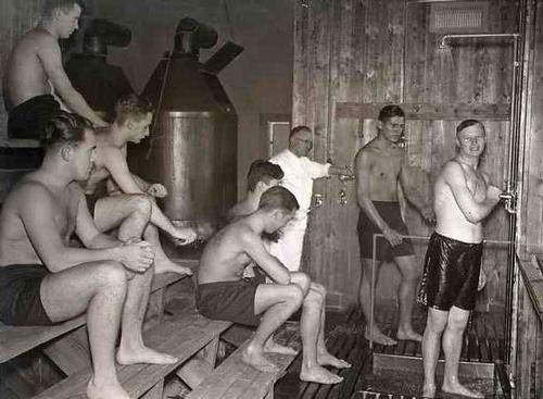 Dr. Albert Weinsheimer - OLYMPIA-LAZARETT in DÖBERITZ - Das FINNISCHE DAMPFBAD - SAUNA - HANDABZUG des BERLINER Fotographen verkocht voor € 65!