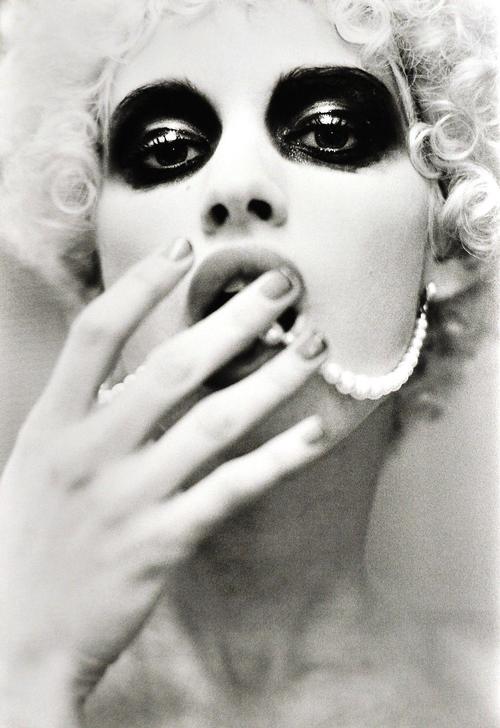 Ellen von Unwerth - Pearl. Fotoprint. Vergriffen! verkocht voor € 55!