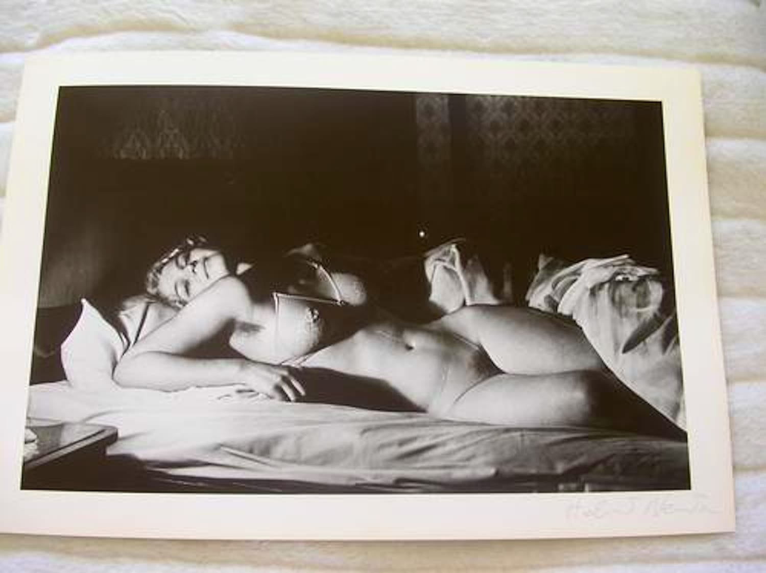 Helmut Newton - "Berlin Nude, 1976, Vintage, handsigniert, Fotolitho verkocht voor € 540!