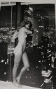 Helmut Newton - "Patti Hansen over Manhattan", handsigniert Helmut Newton 1980 verkocht voor € 750!